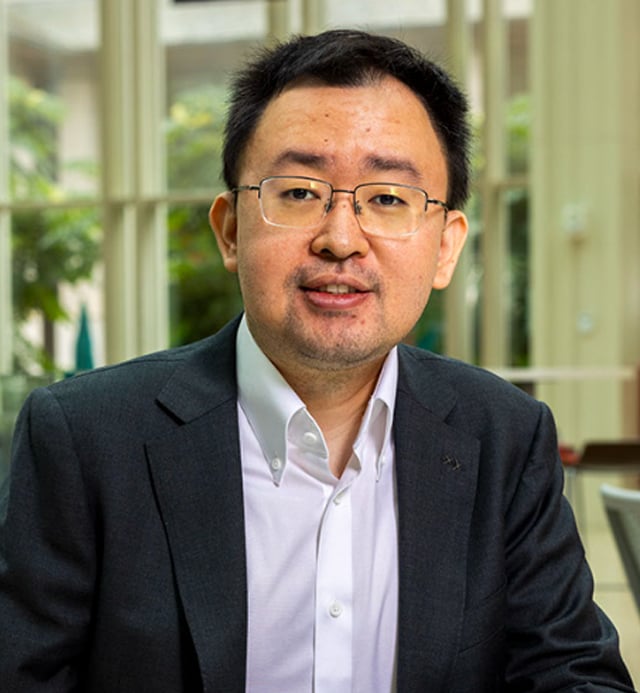 Dennis Zhang